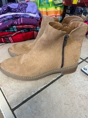 Target Tan Suede Side-Zip Ankle Booties size 8 NWT